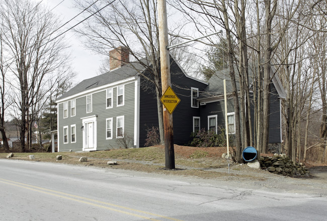 2 King St in Littleton, MA - Foto de edificio - Building Photo