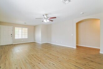 10528 E Calypso Ave in Mesa, AZ - Building Photo - Building Photo
