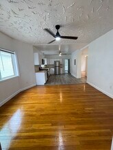 293 Boston Ave, Unit 2 in Medford, MA - Foto de edificio - Building Photo