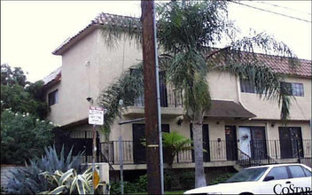 Primero Valerio Apartments in Van Nuys, CA - Building Photo - Building Photo