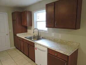 150 W Old Mill Way in Crestview, FL - Building Photo - Building Photo