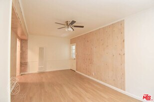 2260-22625 Fox Hills Dr in Los Angeles, CA - Building Photo