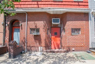 943 Metropolitan Avenue in Brooklyn, NY - Building Photo