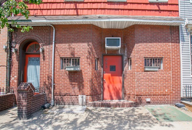 943 Metropolitan Avenue