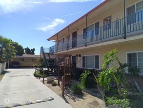 4256 Walnut St in Cudahy, CA - Building Photo - Building Photo