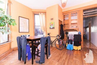 3336 N Sheffield Ave in Chicago, IL - Building Photo - Building Photo