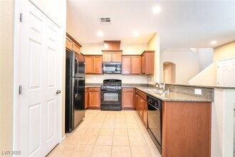 9614 Vega Carpio Ave in Las Vegas, NV - Building Photo - Building Photo