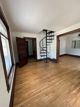 1815 E 35th St, Unit 2 in Minneapolis, MN - Foto de edificio - Building Photo