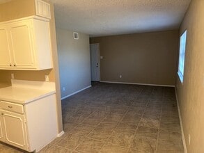 Crown Ridge Apartments in Lubbock, TX - Foto de edificio - Building Photo