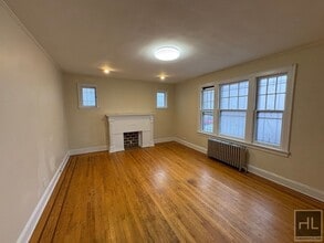 Park Hill Ave, YONKERS, in Yonkers, NY - Foto de edificio - Building Photo