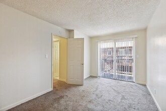 6630 MacArthur Blvd in Oakland, CA - Building Photo - Building Photo
