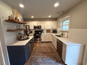 940 Gale Ln in Nashville, TN - Building Photo - Building Photo