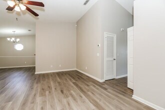 1348 High Plains Dr S in Jacksonville, FL - Building Photo - Building Photo