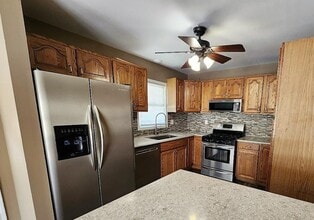 4717 Willow Dr, Unit 5-203 in Lake Station, IN - Building Photo - Building Photo