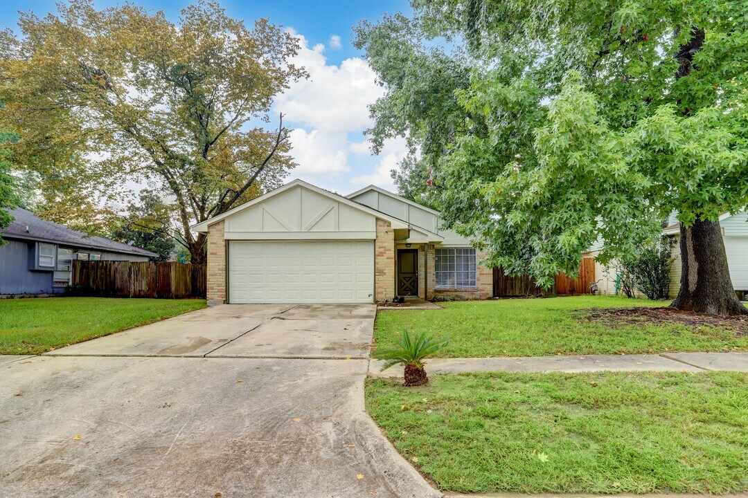 11103 Almond Grove in Humble, TX - Building Photo