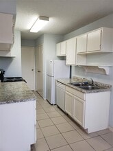 12660 Ashford Point Dr-Unit -703 in Houston, TX - Building Photo - Building Photo