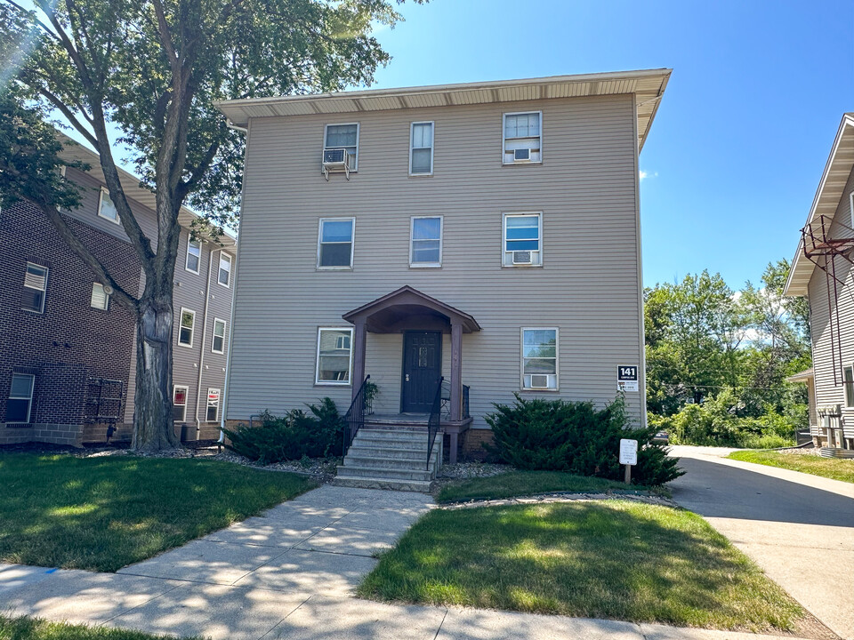 141 Campus Ave in Ames, IA - Building Photo