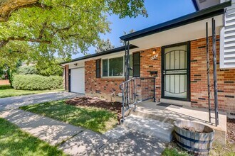 4641 W Tufts Ave in Denver, CO - Building Photo - Building Photo