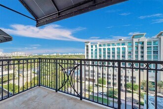 301 Altara Ave in Coral Gables, FL - Building Photo - Building Photo