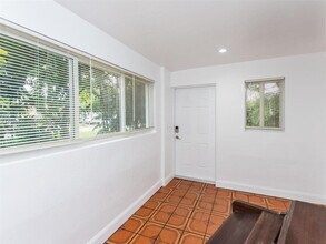 6300 NW 41st St in Virginia Gardens, FL - Building Photo - Building Photo