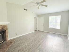 3910 Gaffney Loop in Tallahassee, FL - Building Photo - Building Photo