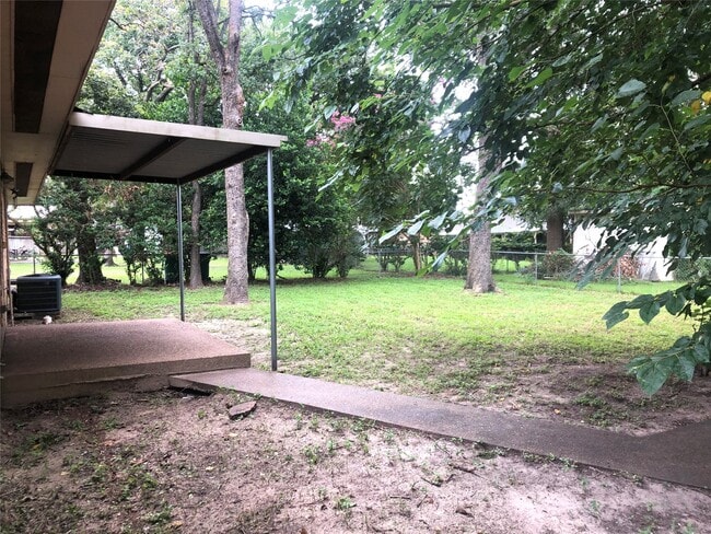 307 Moss Hill Ln in Conroe, TX - Building Photo - Building Photo