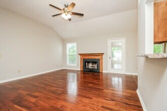 411 Randall Ln in La Vergne, TN - Foto de edificio - Building Photo