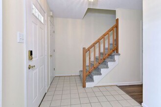 112 Crimson Ct in Yorktown, VA - Building Photo - Building Photo