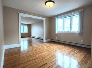 8 Whyte St, Unit #1 in Medford, MA - Building Photo - Building Photo