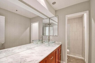 867 Village Square S in Palm Springs, CA - Building Photo - Building Photo