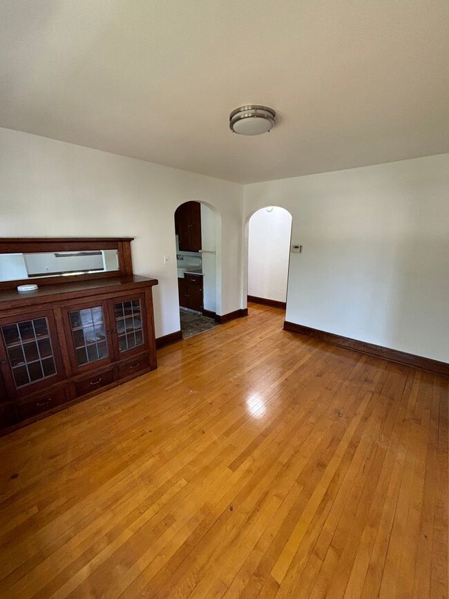 3211 W Fairmount Ave in Milwaukee, WI - Building Photo - Building Photo