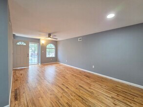 82 Mallory Ave in Jersey City, NJ - Building Photo - Building Photo