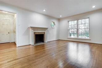 4209 Greenbrier Dr in Dallas, TX - Building Photo - Building Photo