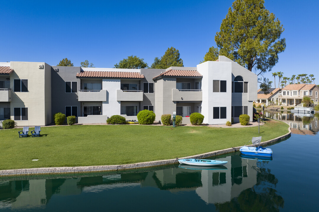 Alcove at the Islands in Gilbert, AZ - Building Photo