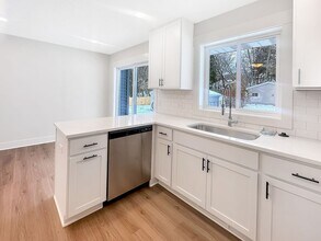 860 Houseman Ave NE in Grand Rapids, MI - Building Photo - Building Photo