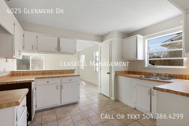 4025 Glenmere Dr in Harvey, LA - Foto de edificio - Building Photo