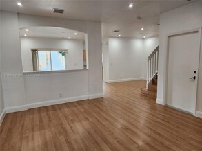 11392 NW 34th Pl in Sunrise, FL - Foto de edificio - Building Photo
