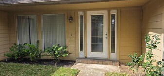 1910 Quail Meadow Dr in Missouri City, TX - Building Photo