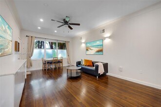 1446 Lenox Ave. in Miami Beach, FL - Foto de edificio - Building Photo