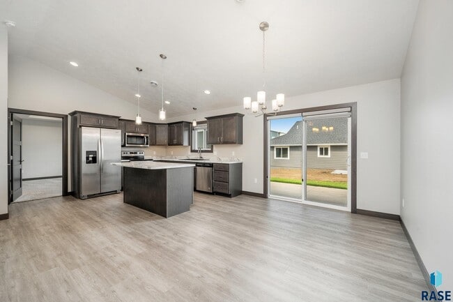 4502 W 34th St N in Sioux Falls, SD - Building Photo - Building Photo