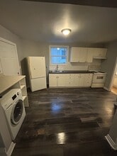 152 Lake St in St Catharines, ON - Building Photo - Building Photo