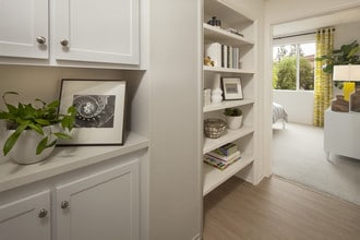 Las Flores Apartment Homes in Rancho Santa Margarita, CA - Building Photo - Building Photo