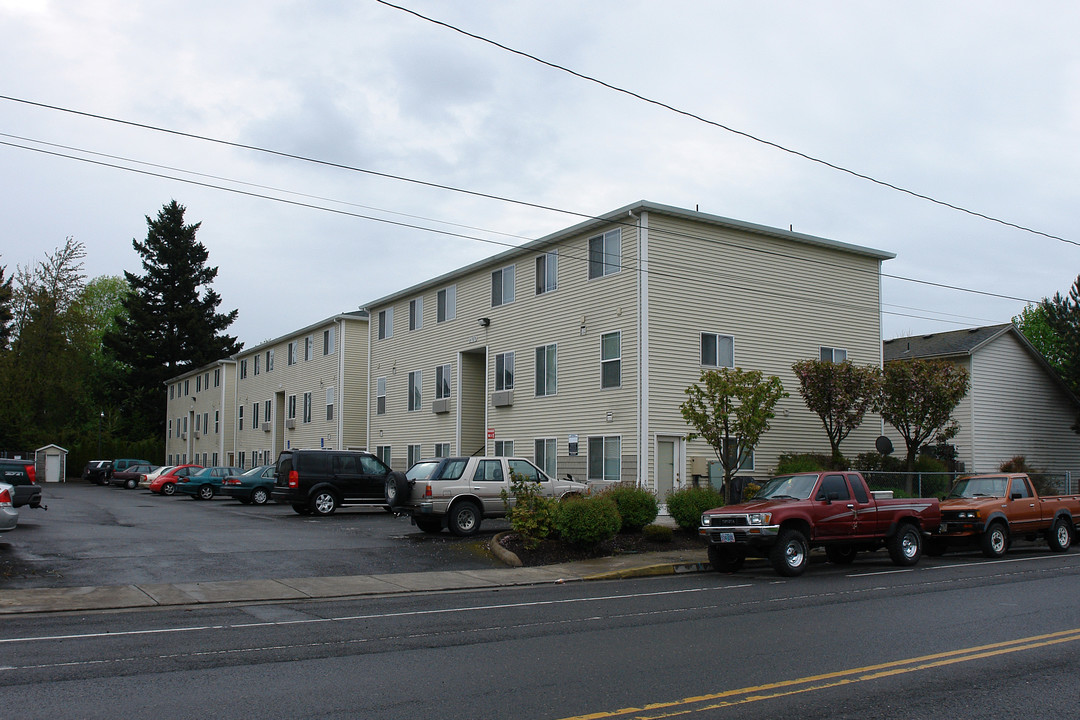 Lassam Terrace Apartments in Portland, OR - Building Photo