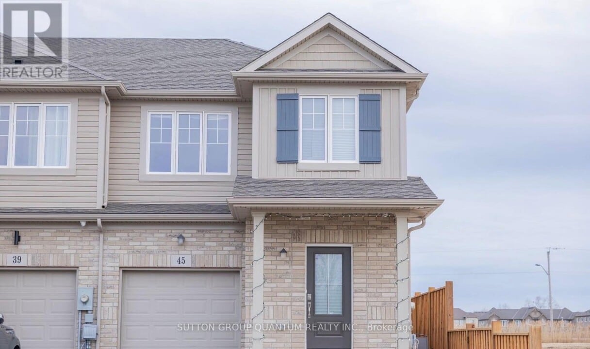 45 Sycamore St in Welland, ON - Building Photo