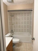 243 E Cedarwood Cir in Kissimmee, FL - Foto de edificio - Building Photo