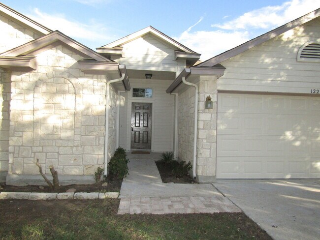 122 Little Lake Rd in Hutto, TX - Building Photo - Building Photo