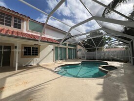 1075 Spyglass in Weston, FL - Building Photo