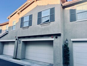 1192 Delpy View Point in Vista, CA - Building Photo - Building Photo
