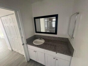 310 Elaine Cir W in West Palm Beach, FL - Building Photo - Building Photo