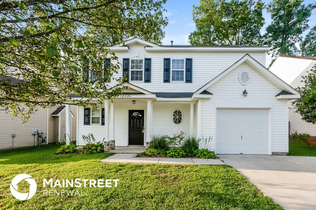 12626 Deaton Hill Dr in Charlotte, NC - Foto de edificio